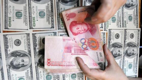اليوان الصيني يصل إلى أدنى مستوياته أمام الدولار الأمريكي منذ 11 عاما