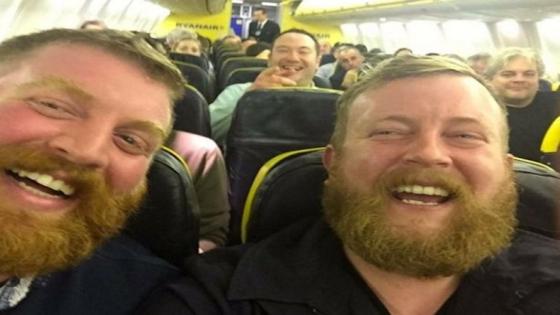تؤامان غريبان يلتقيان لأول مرة عبر طائرة ايرلندية